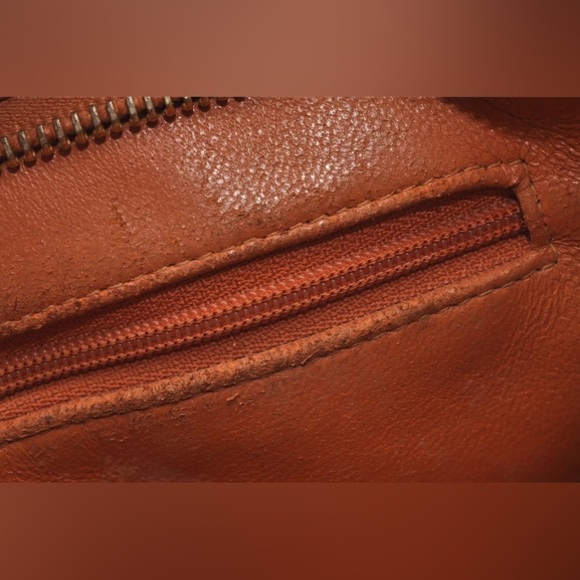 Chanel Medallion Tote Caviar Leather Caramel Color - Picture 9 of 15